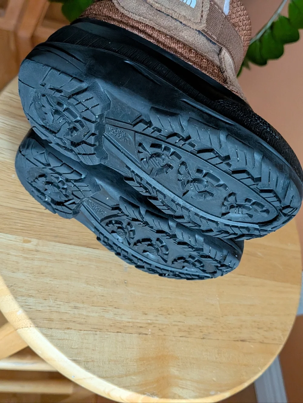 The North Face Brown Boots with Faux Fur Lining size 7 Toddler waterproof